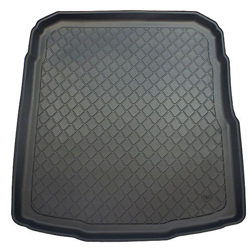 VW Passat Saloon (Lower Boot) Boot Tray (2015 - Present) 