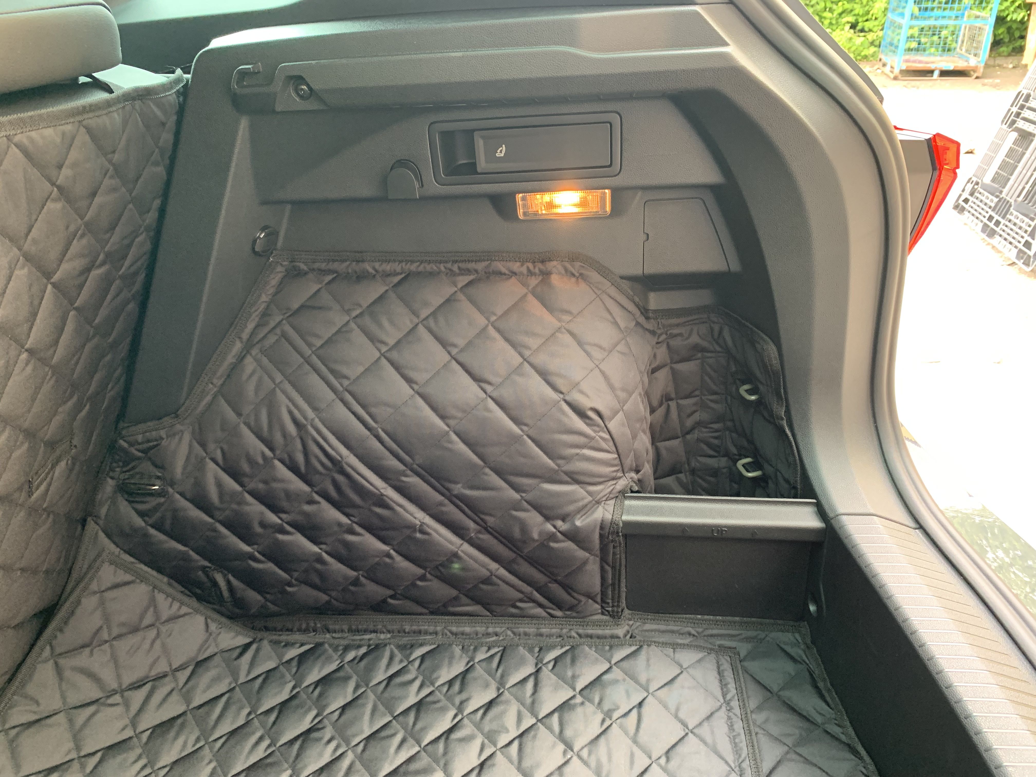 1 Piece Fully Tailored Boot Liner