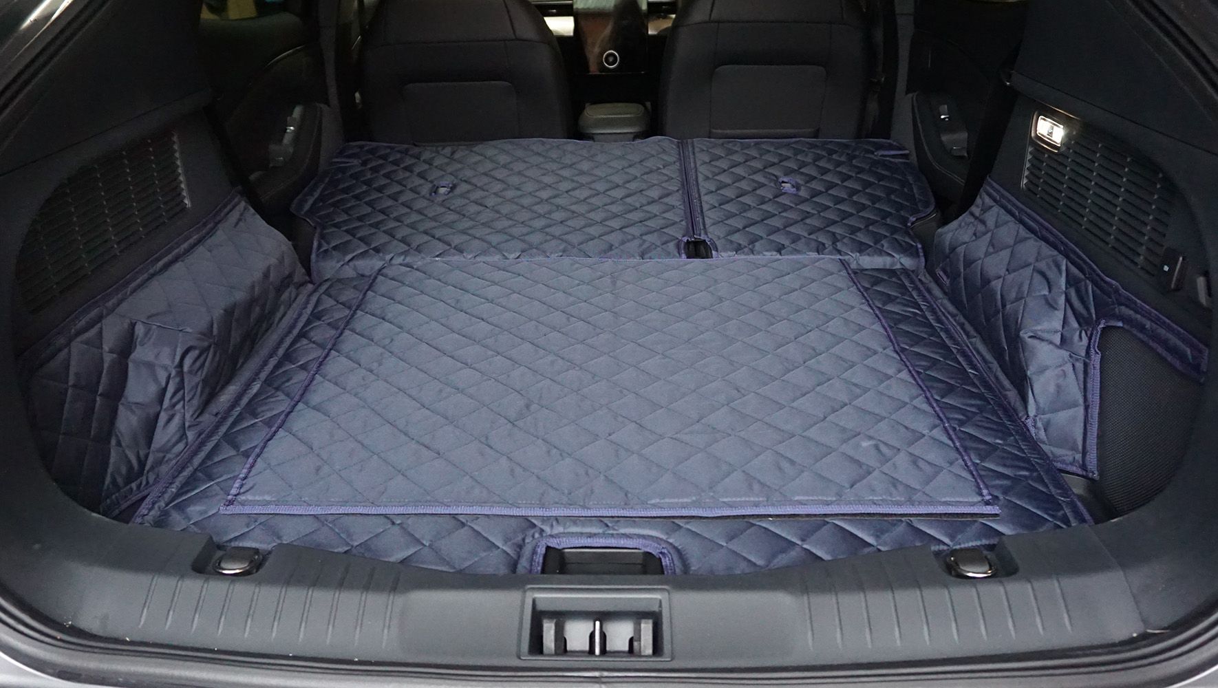 1 Piece Fully Tailored Boot Liner