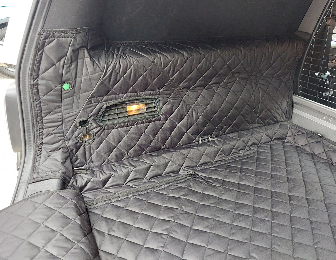 1 Piece Fully Tailored Boot Liner