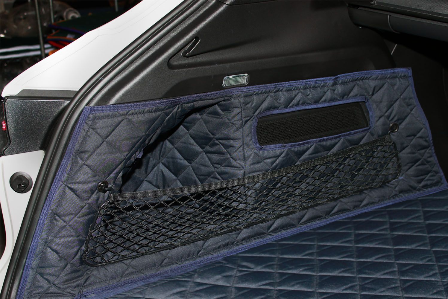 1 Piece Fully Tailored Boot Liner