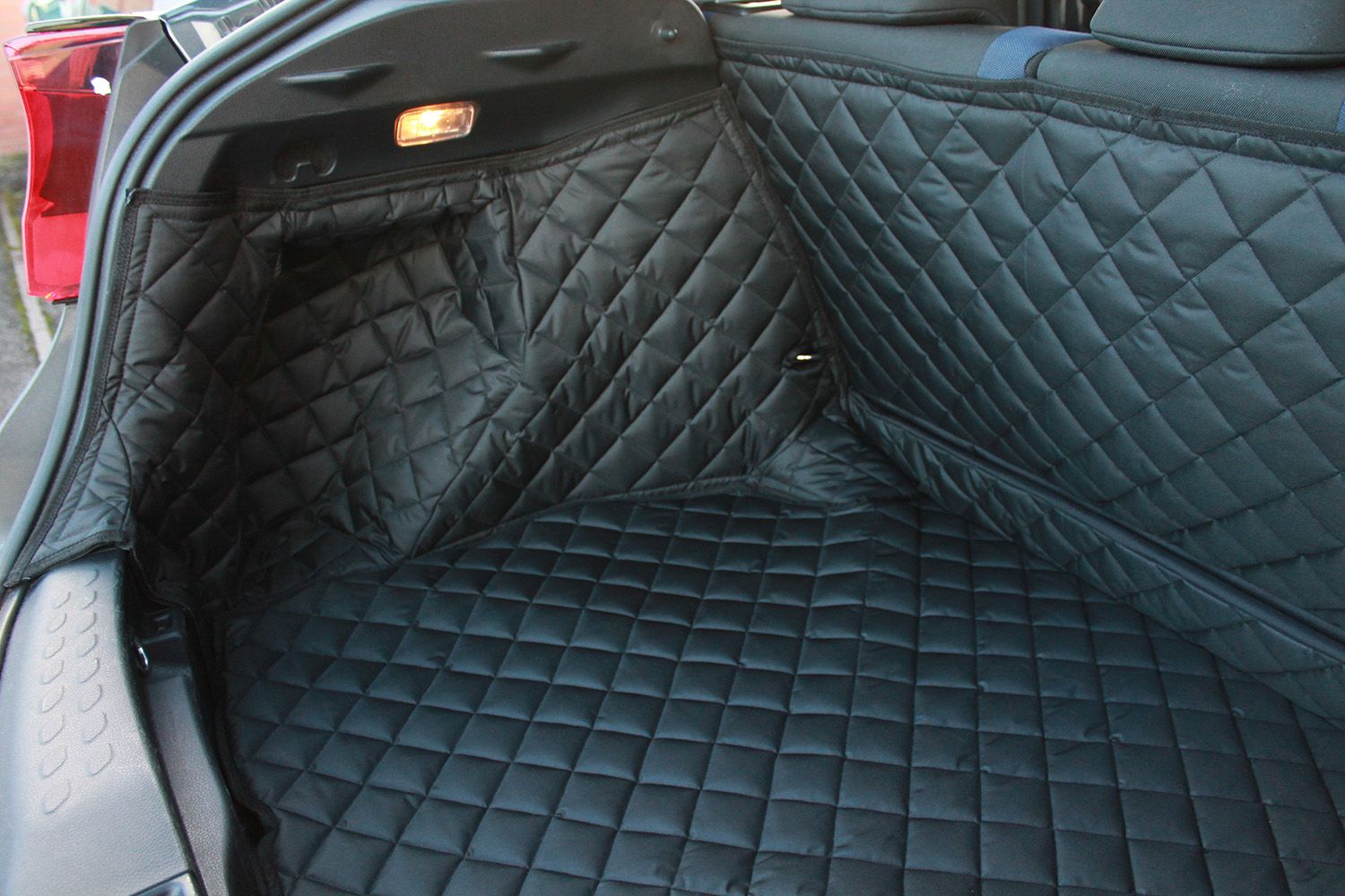 1 Piece Fully Tailored Boot Liner