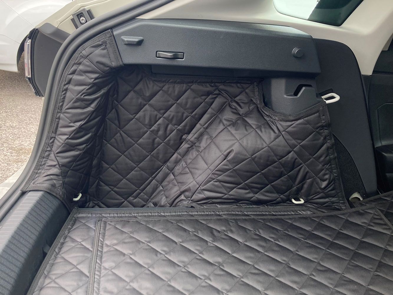 1 Piece Fully Tailored Boot Liner